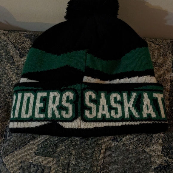 Saskatchewan rough riders winter hat - Picture 2 of 2